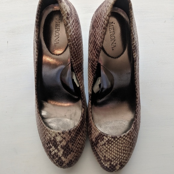 Snake Print Heels | Size 7.5 - Picture 4 of 6